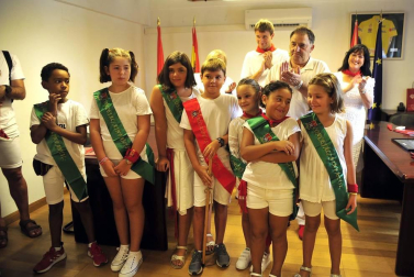 Todas las fotos del cohete de fiestas de Pitillas, celebrado este año en honor a los voluntarios de las inundaciones. Además, a los recién nacidos se les impuso el pañuelo junto a sus padres.