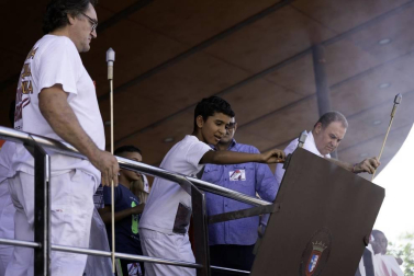 Todas las fotos del cohete anunciador de las fiestas de Berriozar 2019, lanzado por la Asocación de Amigos del Sáhara.
