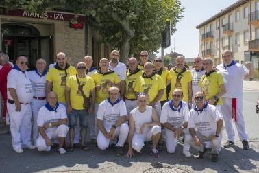 Allo ha celebrado sus fiestas con un excelente ambiente. El sábado 24 de agosto fue uno de los días más divertidos, con la XX Concentración de calvos y el Concurso Internacional del Aceituni, que reta a lanzar lo más lejos posible un hueso de aceituna.