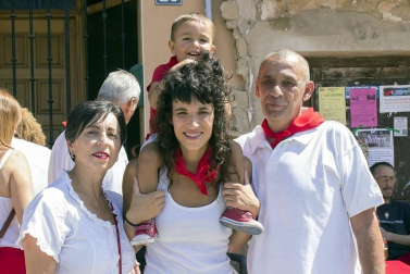 Allo ha celebrado sus fiestas con un excelente ambiente. El sábado 24 de agosto fue uno de los días más divertidos, con la XX Concentración de calvos y el Concurso Internacional del Aceituni, que reta a lanzar lo más lejos posible un hueso de aceituna.