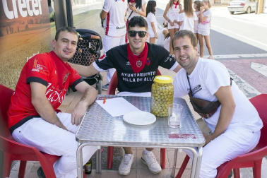 Allo ha celebrado sus fiestas con un excelente ambiente. El sábado 24 de agosto fue uno de los días más divertidos, con la XX Concentración de calvos y el Concurso Internacional del Aceituni, que reta a lanzar lo más lejos posible un hueso de aceituna.