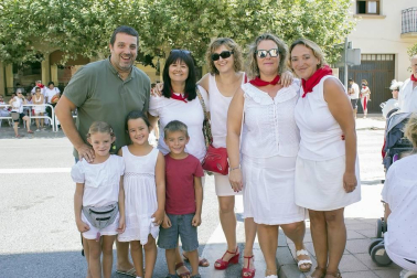 Allo ha celebrado sus fiestas con un excelente ambiente. El sábado 24 de agosto fue uno de los días más divertidos, con la XX Concentración de calvos y el Concurso Internacional del Aceituni, que reta a lanzar lo más lejos posible un hueso de aceituna.