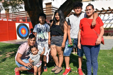 El 25 de agosto la localidad de Cadreita festejó la XI edición del Día del Tomate. Los actos más destacados fueron los concursos con premios al tomate más feo, al más pesado, al mejor plato de cocina y al mejor dibujo infantil, cuyos premios se entregaron tras comida popular. Degustaciones de pinchos, vacas e hinchables completaron la jornada.
