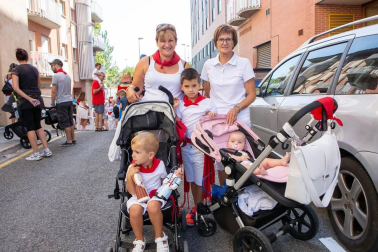 Noáin salió a la calle del 21 al 25 de agosto para celebrar sus fiestas grandes. El desfile de la comparsa de gigantes local fue uno de los actos tradicionales más esperados por las familias. La cámara de ¡Click! se acercó a compartir con los vecinos la alegría de este pasacalles durante la mañana del viernes.