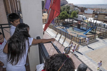 Todas las fotos del cohete de fiestas de Sesma 2019, en el que los benjamines de la quinta de 2011 fueron protagonistas.