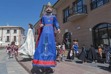 Todas las fotos del cohete de fiestas de Sesma 2019, en el que los benjamines de la quinta de 2011 fueron protagonistas.