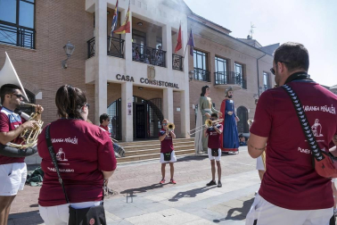 Todas las fotos del cohete de fiestas de Sesma 2019, en el que los benjamines de la quinta de 2011 fueron protagonistas.