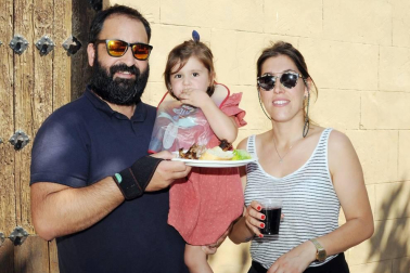 Del 23 a 25 de agosto los fiteranos celebraron la tercera edición de sus jornadas gastronómicas dedicadas a la trashumancia. La programación se concentró especialmente el sábado en el paseo de San Raimundo. Además de la habitual feria de artesanía y del acto principal de la trashumancia, se realizaron otras actividades como paseos a caballo, visitas guiadas o degustaciones.