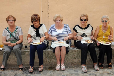 Del 23 a 25 de agosto los fiteranos celebraron la tercera edición de sus jornadas gastronómicas dedicadas a la trashumancia. La programación se concentró especialmente el sábado en el paseo de San Raimundo. Además de la habitual feria de artesanía y del acto principal de la trashumancia, se realizaron otras actividades como paseos a caballo, visitas guiadas o degustaciones.