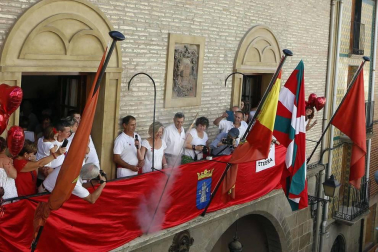 Todas las fotos del cohete de fiestas de Lumbier 2019