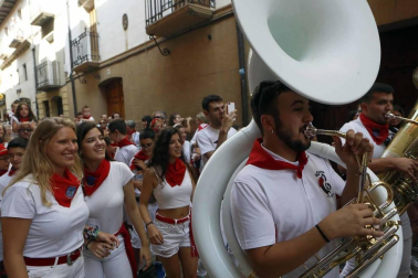 Todas las fotos del cohete de fiestas de Lumbier 2019