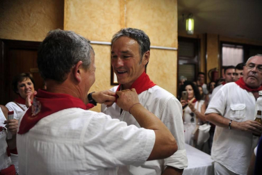 Todas las fotos del cohete de fiestas de Peralta 2019, en el que decenas de vecinos se dieron cita en la plaza de la localidad navarra para dar la bienvenida a nueve días de fiesta en honor a la Virgen de Nieva.