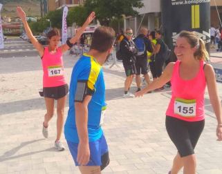 Jokin Muñoz y Ainara Alcuaz se han proclamado este domingo campeones de la IV Carrera popular de Artica, en la que han participado 150 inscritos adultos y 200 menores.