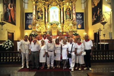 Fotos del primer encierro del puente de fiestas de Peralta, de la charanga 'Las Tetas' y del homenaje a los mayores