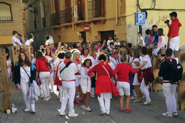 Fotos del primer encierro del puente de fiestas de Peralta y de la charanga 'Las Tetas'