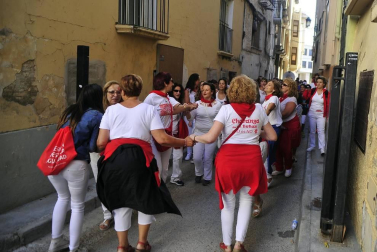 Fotos del primer encierro del puente de fiestas de Peralta y de la charanga 'Las Tetas'