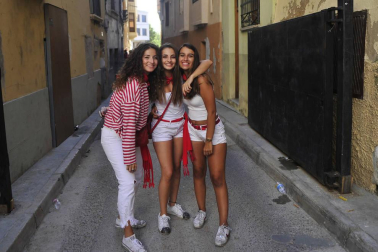 Fotos del primer encierro del puente de fiestas de Peralta y de la charanga 'Las Tetas'