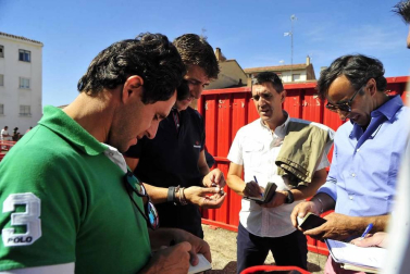 Todas las fotos del encierro del día 3 de septiembre de fiestas de Peralta y del sorteo de los toros