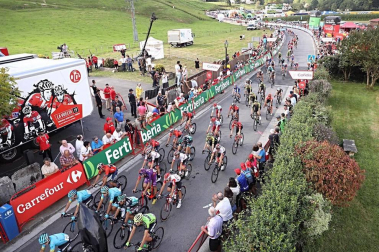 Imágenes de la llegada de la Vuelta Ciclista a España a Navarra, con el final de etapa en Urdax-Dantxarinea.