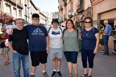 El sábado 31 de agosto se celebró el XII Concurso de tomate 'El feo de Tudela', un evento gastronómico que busca realzar las virtudes de este fruto de la huerta ribera de inconfundible y extraordinario sabor.