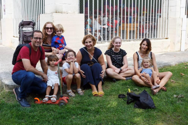 Cizur Menor celebró sus fiestas del 29 de agosto al 1 de septiembre. Las mañanas del viernes y del sábado, el frontón de esta localidad se convirtió en el rincón favorito de los más pequeños, ya que en él se pudo disfrutar de hinchables, ludoteca baby, barredora, juegos familiares, jumping y juegos lúdicos.
