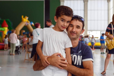 Cizur Menor celebró sus fiestas del 29 de agosto al 1 de septiembre. Las mañanas del viernes y del sábado, el frontón de esta localidad se convirtió en el rincón favorito de los más pequeños, ya que en él se pudo disfrutar de hinchables, ludoteca baby, barredora, juegos familiares, jumping y juegos lúdicos.