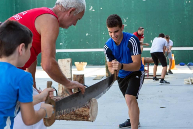 El viernes 30 de agosto, primer día de fiestas de Sorauren, las cuadrillas disfrutaron de una divertida competición de herri kirolak que se desarrolló en el frontón de la localidad. Los festejos se prolongaron hasta el lunes 2 de septiembre.
