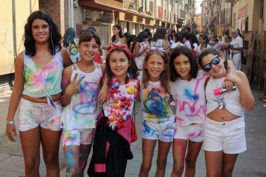 El sábado 31 de agosto los vecinos de Peralta festejaron por todo lo alto el inicio de sus fiestas de verano. Las cuadrillas asistieron al tradicional chupinazo llenando de color y alegría las calles. Mañana domingo se dará cierre a las celebraciones cuando se entone el Pobre de mí. Todavía se prolongará un día más el ambiente festivo con la puesta en marcha, el lunes, del Día de Ranchos.