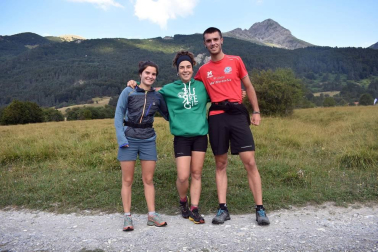 El sábado 31 de agosto la Asociación Deportiva de Isaba-Izabako Kirol Elkartea, organizó, dentro del Proyecto Belarouat enmarcado en el Programa de Cooperación Transfronteriza España-Francia-Andorra (POCTEFA), un doble kilómetro vertical en el que tomaron parte un centenar de deportistas. Por la mañana la prueba concluyó en el monte Lakartxela y por la tarde el monte Lakora fue el punto de llegada.