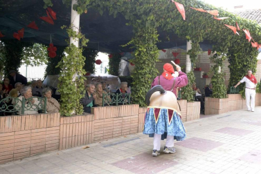 Todas las fotos del encierro y de la comparsa de gigantes y cabezudos de fiestas de Peralta 2019