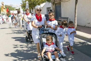 Todas las fotos de la procesión de fiestas de Fontellas 2019