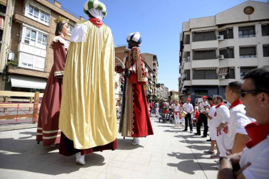 Todas las fotos del encierro y de la comparsa de gigantes y cabezudos de fiestas de Peralta 2019