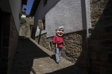 La diversidad es una seña de identidad de Ochagavía y así quedó puesto de manifiesto este año en el inicio festivo