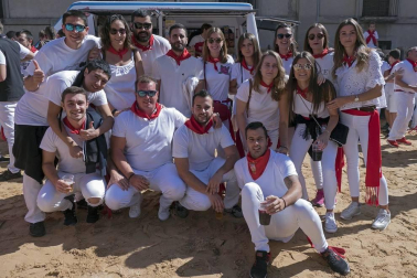 Eduardo Sanz, teniente de alcalde y concejal de Cárcar, fue el encargado de iniciar las fiestas en honor a la Santa Cruz