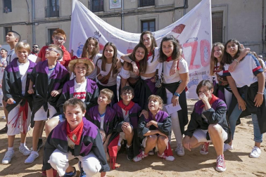 Eduardo Sanz, teniente de alcalde y concejal de Cárcar, fue el encargado de iniciar las fiestas en honor a la Santa Cruz