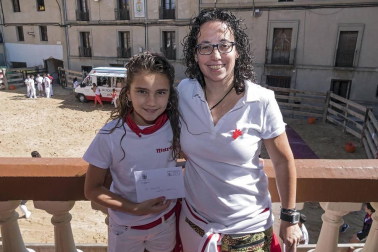 Eduardo Sanz, teniente de alcalde y concejal de Cárcar, fue el encargado de iniciar las fiestas en honor a la Santa Cruz