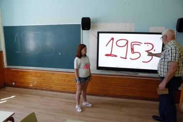 El salto generacional en más de medio siglo descubre una brecha entre el modelo y los recursos de antes y hoy en la enseñanza en navarra