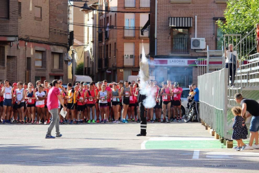 Javier Nagore y Deysi Gutiérrez entraron este sábado por la puerta grande de la plaza de toros de Lodosa en la V edición del Toro Soga Running de Lodosa.