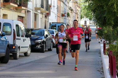 Javier Nagore y Deysi Gutiérrez entraron este sábado por la puerta grande de la plaza de toros de Lodosa en la V edición del Toro Soga Running de Lodosa.