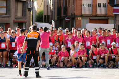 Javier Nagore y Deysi Gutiérrez entraron este sábado por la puerta grande de la plaza de toros de Lodosa en la V edición del Toro Soga Running de Lodosa.