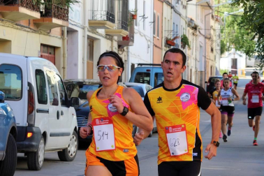 Javier Nagore y Deysi Gutiérrez entraron este sábado por la puerta grande de la plaza de toros de Lodosa en la V edición del Toro Soga Running de Lodosa.
