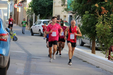 Javier Nagore y Deysi Gutiérrez entraron este sábado por la puerta grande de la plaza de toros de Lodosa en la V edición del Toro Soga Running de Lodosa.