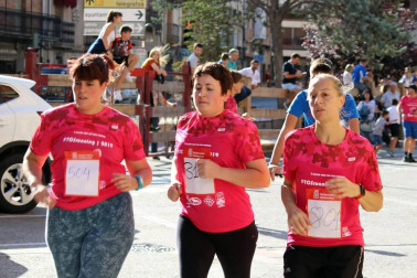 Javier Nagore y Deysi Gutiérrez entraron este sábado por la puerta grande de la plaza de toros de Lodosa en la V edición del Toro Soga Running de Lodosa.