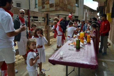El Ayuntamiento infantil, con Álex Zubicaray, de 12 años, a la cabeza, presidió las actividades del Día del Niño.