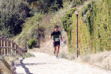 Xabier Zarranz y María Pilar De Gracia triunfan en el Cross Iturbero de Lumbier.