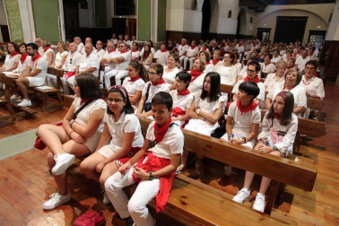 La localidad les dedicó la jornada festiva del lunes y homenajeó a los vecinos que cumplen 65 años y se jubilan