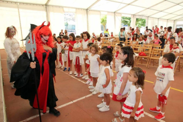 La localidad les dedicó la jornada festiva del lunes y homenajeó a los vecinos que cumplen 65 años y se jubilan