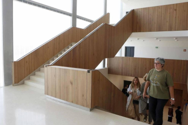El nuevo centro de educación Secundaria y de Formación Profesional acogió el lunes la presentación de los alumnos con los últimos retoques en el equipamiento de aulas y talleres pendientes y tras una inversión de 37,2 millones de euros.