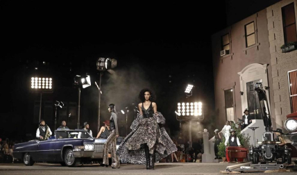 Fotos del desfile organizado por el diseñador y la actriz, una de las citas clave de la Fashion Week de Nueva York