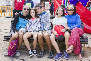 El domingo 8 de septiembre los vecinos de Ayegui dieron cierre a cuatro días de fiesta. Por la mañana, los niños pudieron pasar un rato divertido en el rebote, con la celebración de la fiesta de la espuma. Durante el resto de la jornada, las mujeres fueron las protagonistas del día, con comida popular y conciertos en su honor.